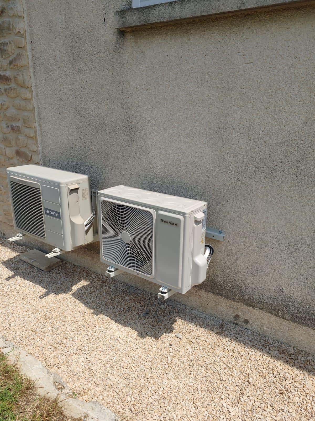 2 groupes exterieurs climatisation